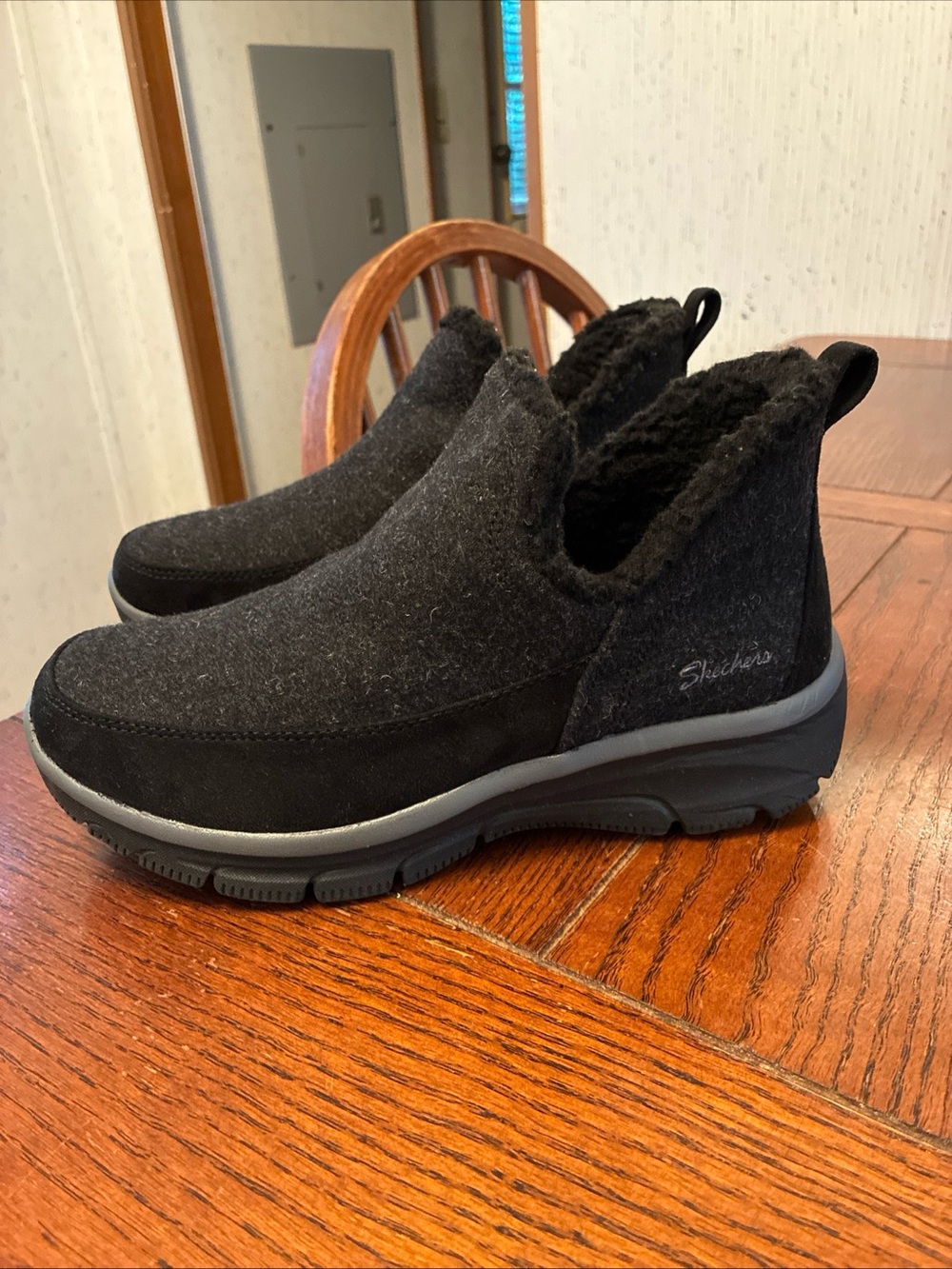 Skechers Relaxed Fit Easy Going Winter Kiss Ankle Boots Women’s 7 Black Slip On